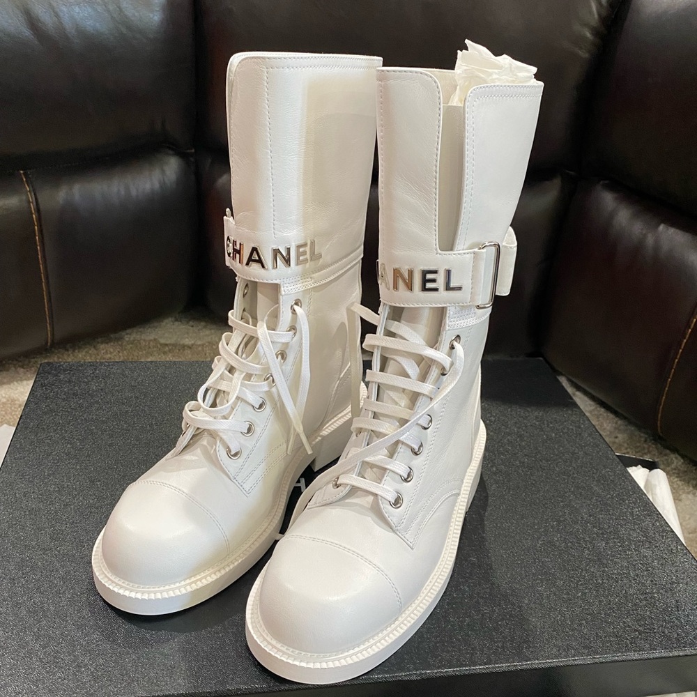 SOLD! Chanel booties white 2022 - Picture 1 of 6